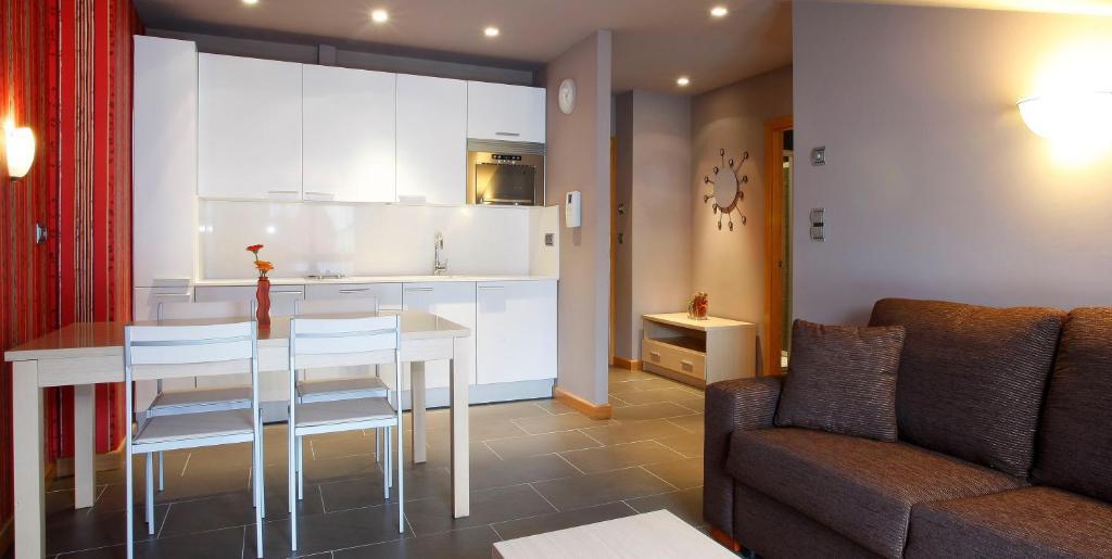 Apartamentos Spa Cueto Onís Pokoj fotografie